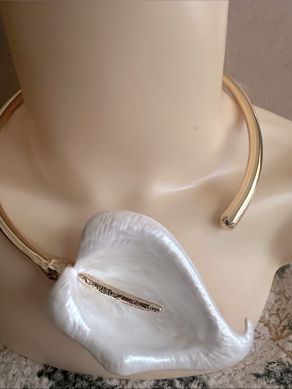 Camila Coelho Gold Collar Necklace with White Calla Lily - Picture 5 of 9